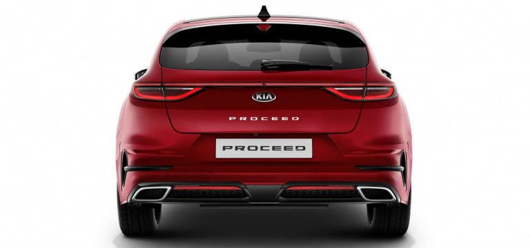 مقایسه پروسید کیا و شوتینگ‌بریک CLA بنز