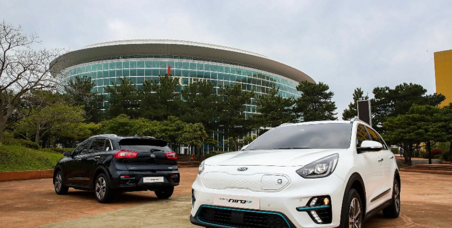 رونمایی از نیروی الکتریکی کیا/ طی مسافت 380 کیلومتری با  یک بار شارژ رونمایی از نیروی الکتریکی کیا/ طی مسافت 380 کیلومتری با  یک بار شارژ