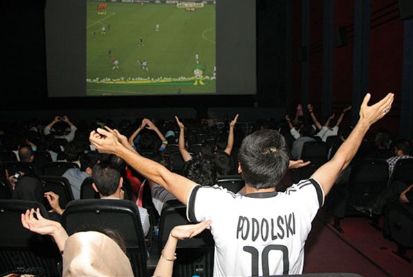 موافقت پلیس با نمایش فوتبال در سینماها/جزئیات اجرای طرح
