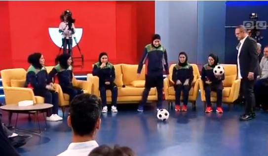 مورد عجیب دختران فوتبالیست در تلویزیون!