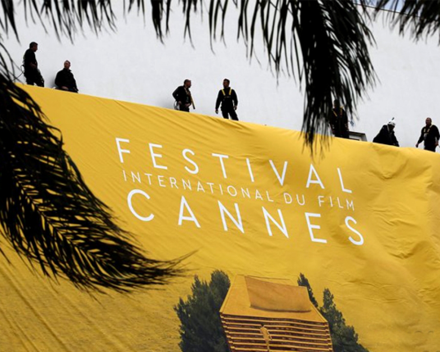 خط ویژه تلفن جشنواره کن جهت جلوگیری از آزار جنسی خط ویژه تلفن جشنواره کن جهت جلوگیری از آزار جنسی