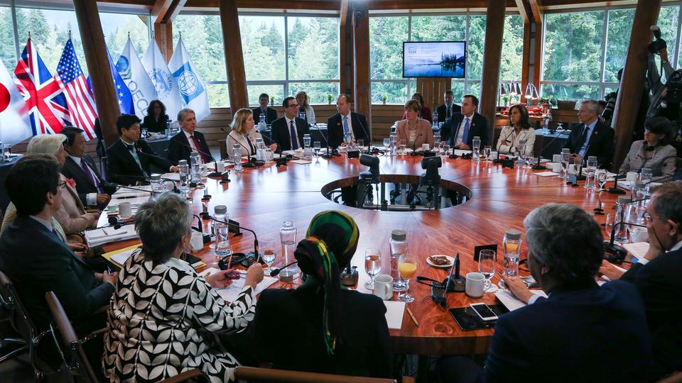 فرانسه: جنگ تجاری با آمریکا به زودی آغاز می شود فرانسه: جنگ تجاری با آمریکا به زودی آغاز می شود