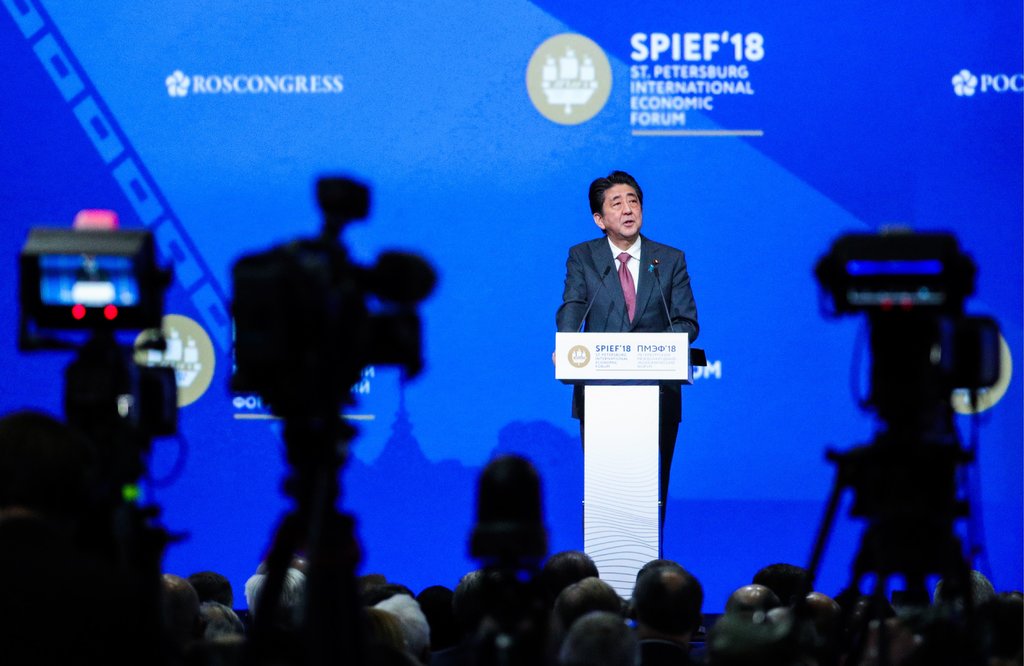 انتقاد رهبران سیاسی و اقتصادی جهان از تصمیمات ترامپ در حضور پوتین