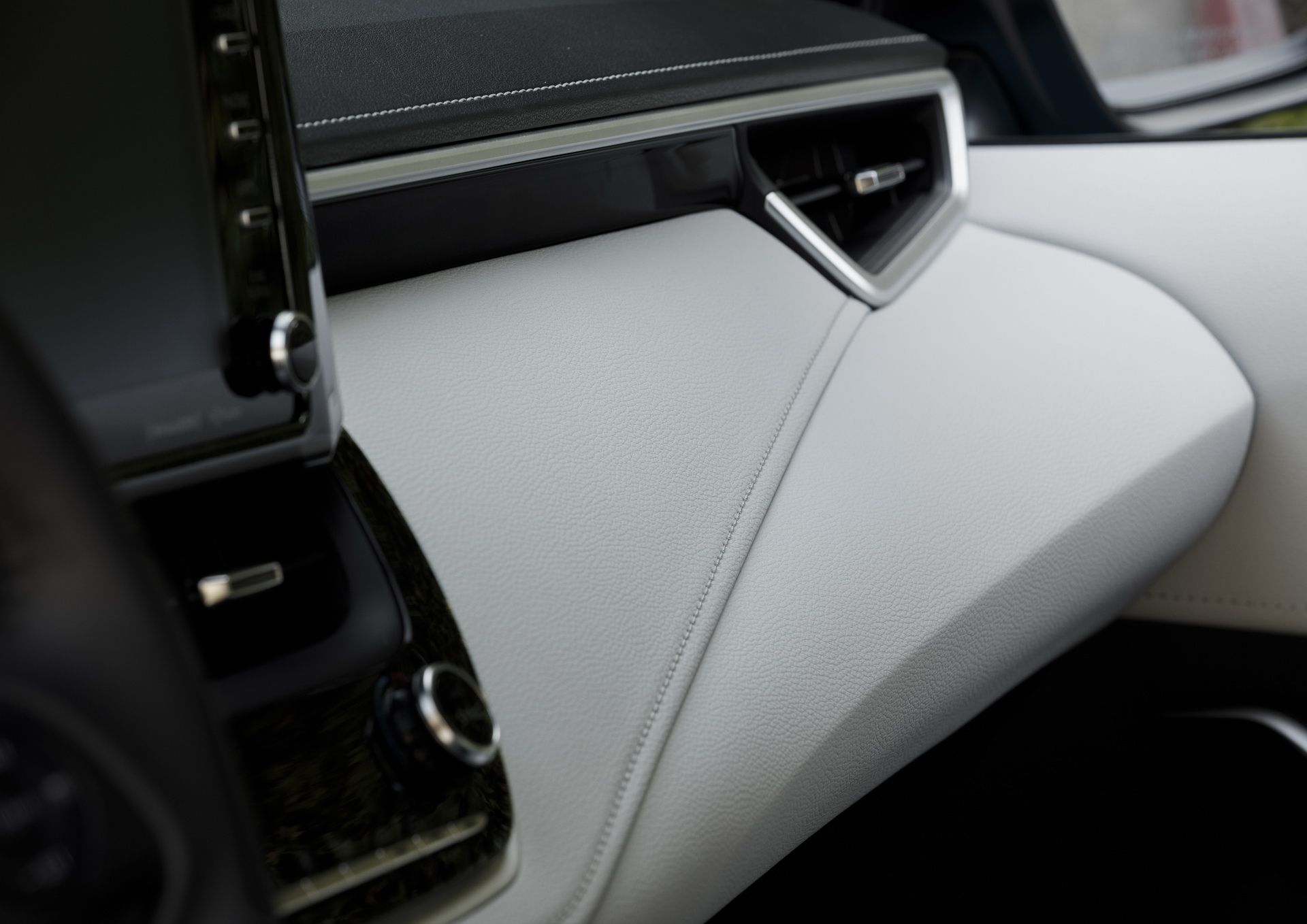 هاچبکِ پرفروشترین خودروی دنیا 20 هزار دلار میارزد هاچبکِ پرفروشترین خودروی دنیا 20 هزار دلار میارزد