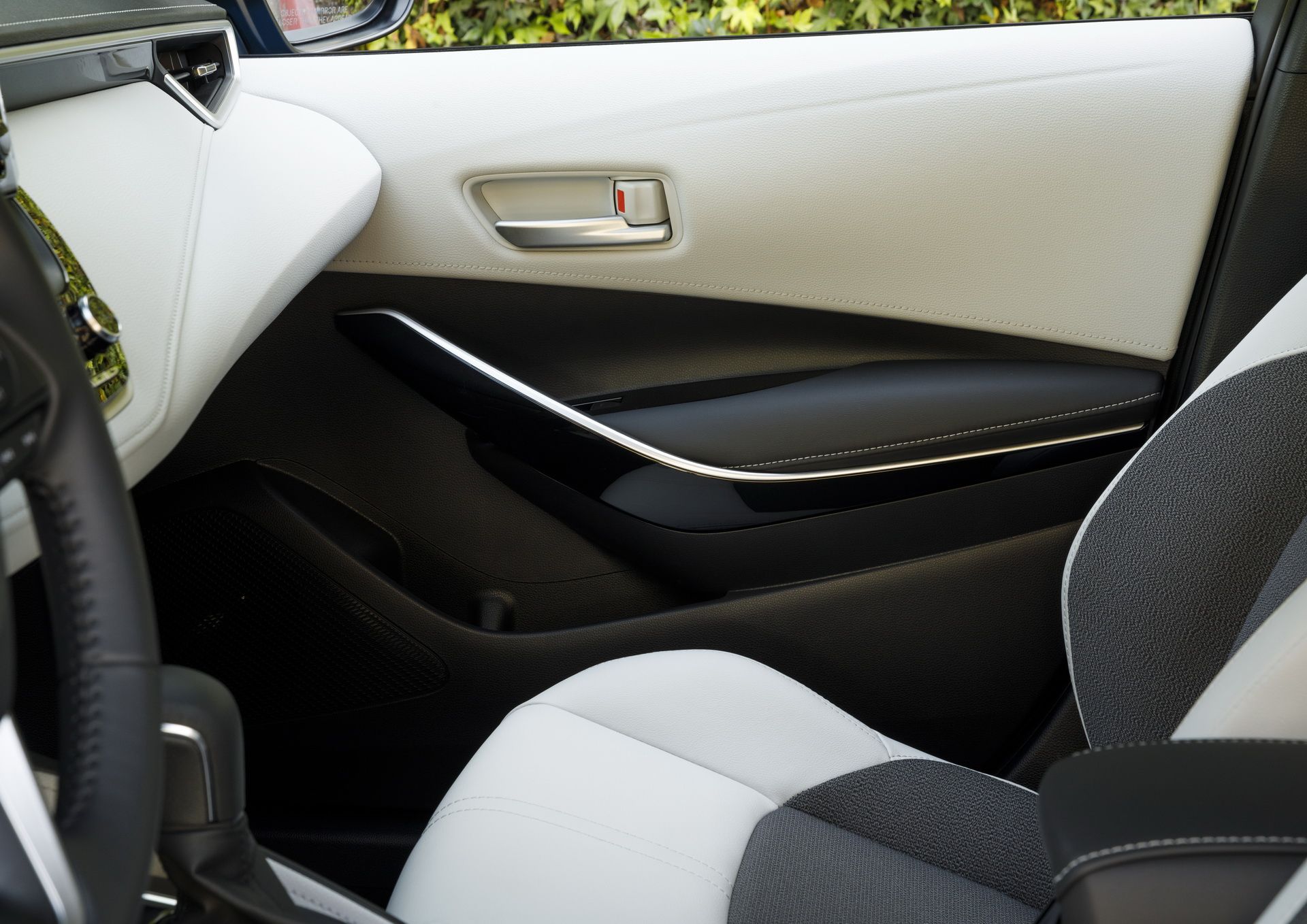 هاچبکِ پرفروشترین خودروی دنیا 20 هزار دلار میارزد هاچبکِ پرفروشترین خودروی دنیا 20 هزار دلار میارزد