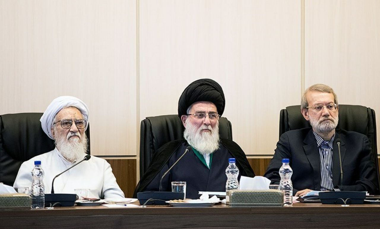 گره سپنتا این قدر کور است که مجمع تشخیص نمیتواند باز کند؟! گره سپنتا این قدر کور است که مجمع تشخیص نمیتواند باز کند؟!