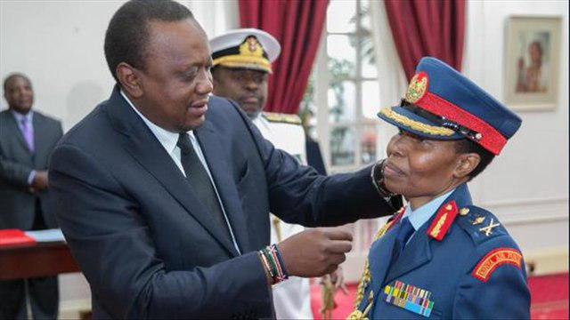 یک زن مسلمان اولین سرلشکر زن ارتش کنیا شد (+عکس) یک زن مسلمان اولین سرلشکر زن ارتش کنیا شد (+عکس)