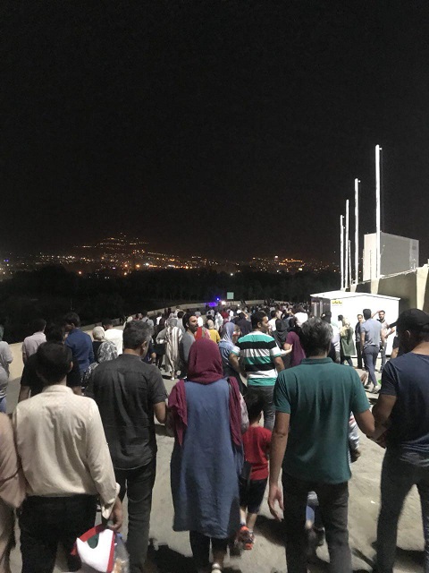 حاشیه نگاری یک دختر دهه هفتادی از لمسِ  حاشیه نگاری یک دختر دهه هفتادی از لمسِ