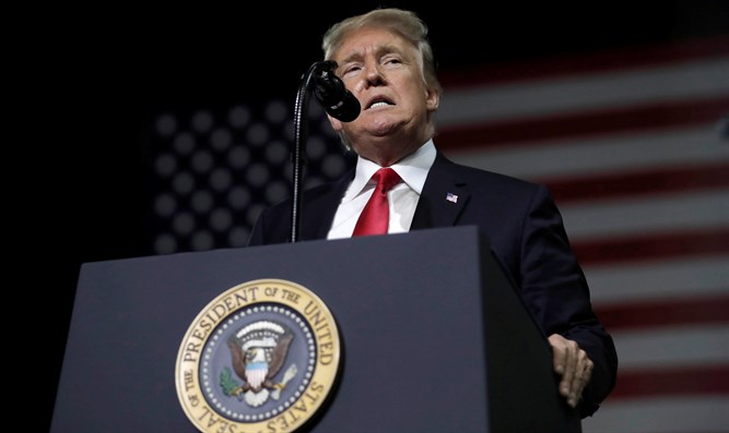 ترامپ: حس میکنم به زودی با ایران مذاکره میکنم ترامپ: حس میکنم به زودی با ایران مذاکره میکنم