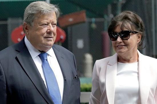 والدین ملانیا ترامپ تابعیت آمریکا را گرفتند