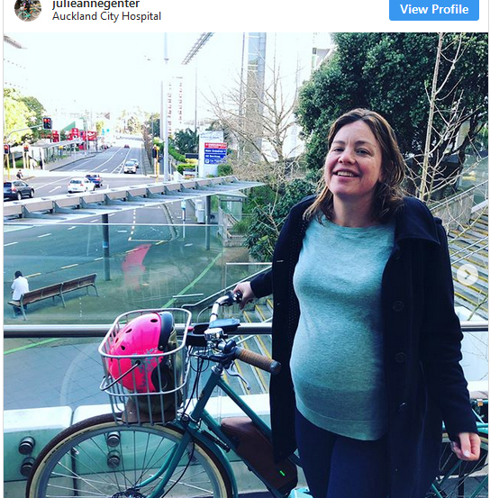 زایمانی دیگر در کابینه نیوزیلند (+عکس) زایمانی دیگر در کابینه نیوزیلند (+عکس)