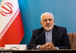 ظریف:آمریکایی ها معتاد به تحریم هستند/ آنها مجبورند این اعتیادشان را ترک کنند