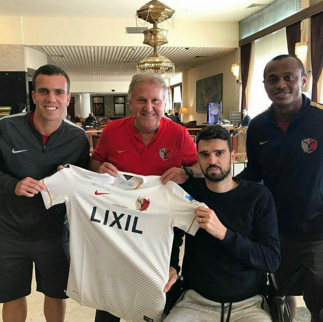 عیادت برزیلیهای کاشیما از پادوانی (+عکس) عیادت برزیلیهای کاشیما از پادوانی (+عکس)