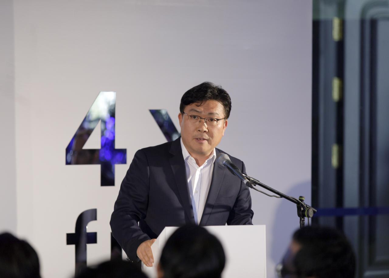 رونمایی از گوشیهای گلکسی Note9 و A9 در ایران (+عکس) رونمایی از گوشیهای گلکسی Note9 و A9 در ایران (+عکس)