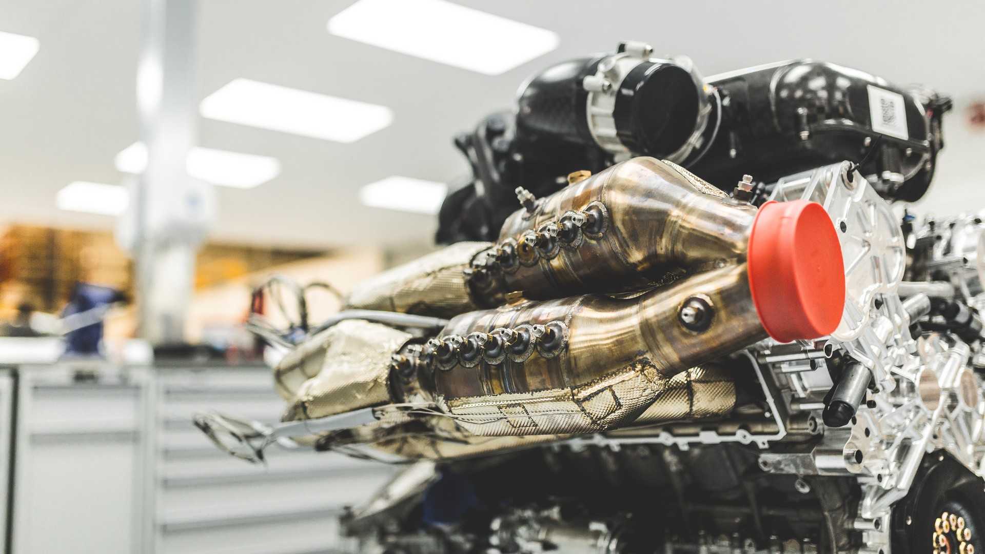 موتور 1000 اسب بخاری استون مارتین والکری