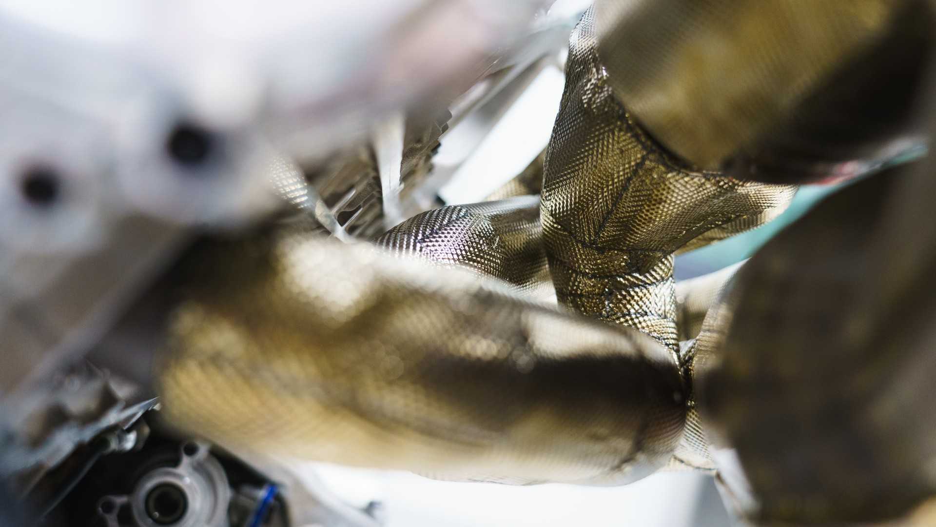 موتور 1000 اسب بخاری استون مارتین والکری