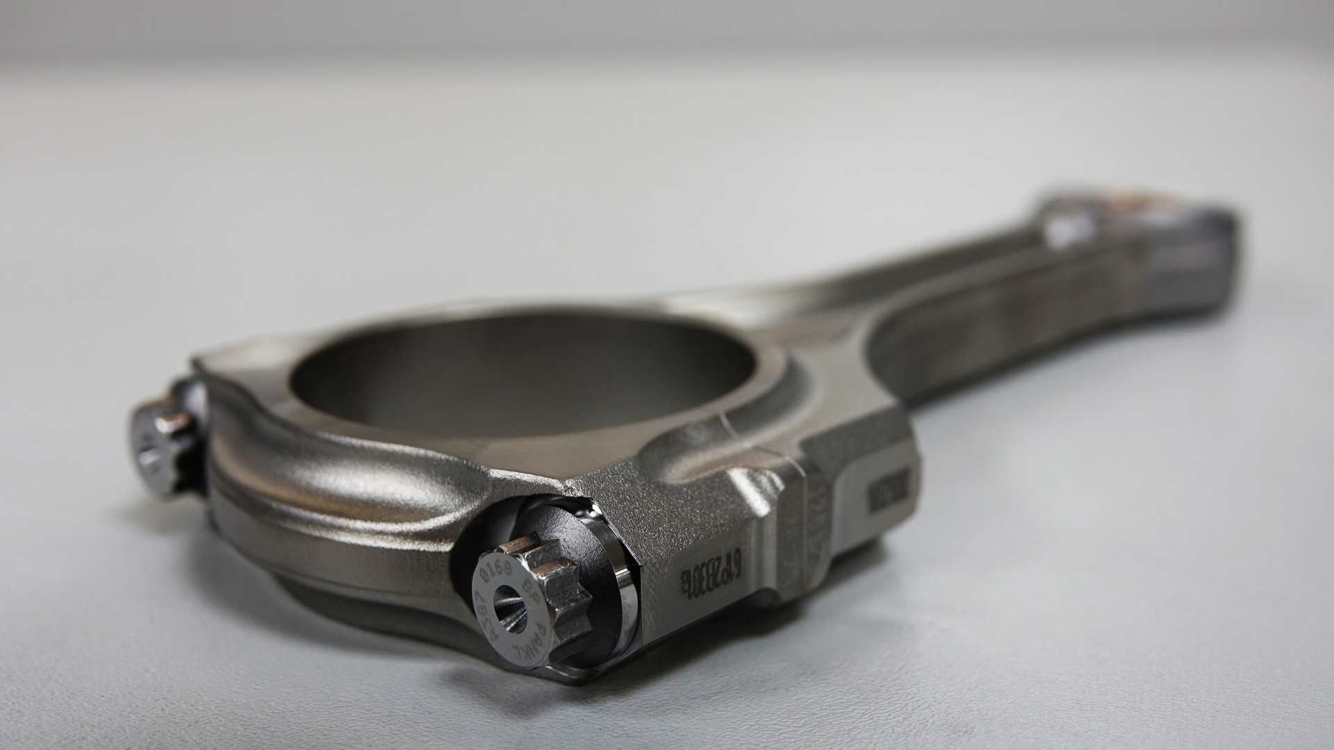 موتور 1000 اسب بخاری استون مارتین والکری