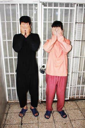 پلیس : دستگیری سارقان مسلح که طعمه های خود را از سایت معروف خرید و فروش انتخاب می کردند (+عکس) پلیس : دستگیری سارقان مسلح که طعمه های خود را از سایت معروف خرید و فروش انتخاب می کردند (+عکس)