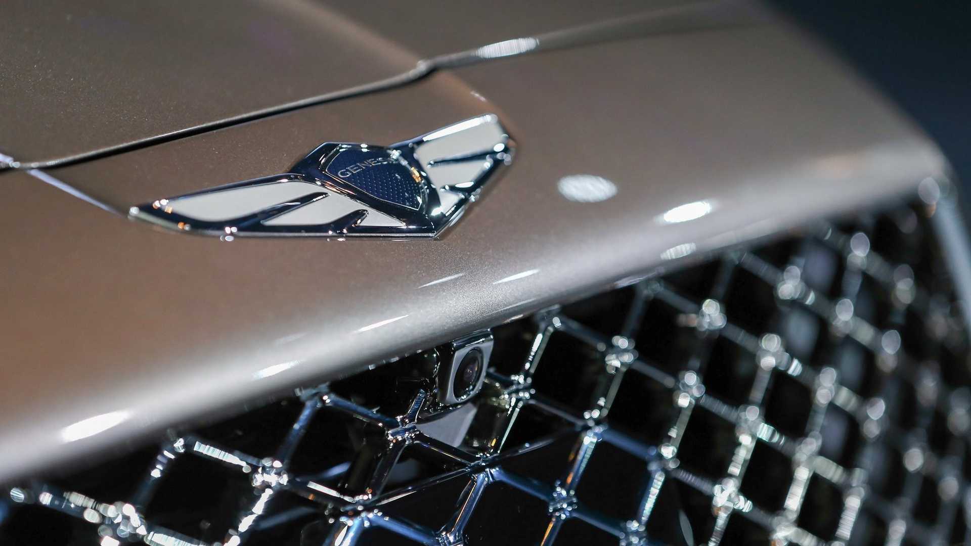 G90 جنسیس با سامانه  G90 جنسیس با سامانه