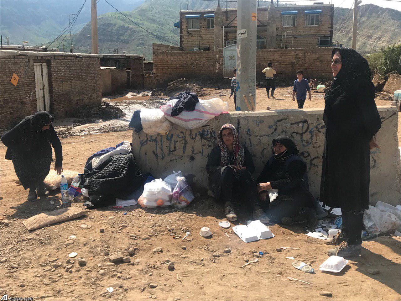 اهالی ده هنوز هم دل نکنده‌اند از «بابازید» سیل زده!