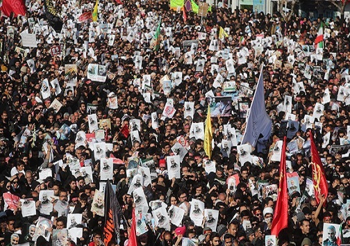 آغاز مراسم تشییع پیکر مطهر شهید ابومهدی در آبادان آغاز مراسم تشییع پیکر مطهر شهید ابومهدی در آبادان