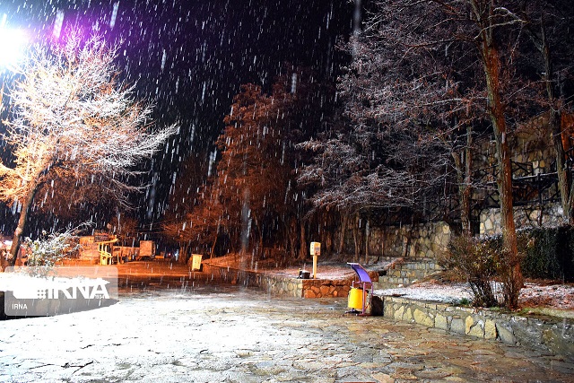 ادامه بارش برف و باران در ارتفاعات استان تهران ادامه بارش برف و باران در ارتفاعات استان تهران