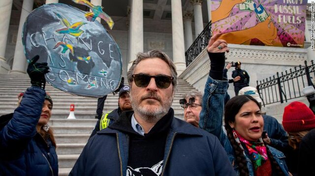 «جوکر» دستگیر شد/ اعتراض به تغییرات اقلیمی خواکین فینیکس