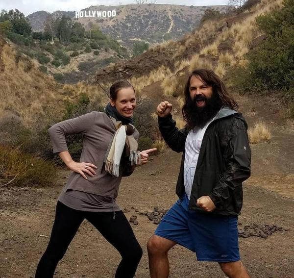 خدمات مشترک یک شغل عجیب به انسانها و سگها شغل عجیب به انسانها و سگها