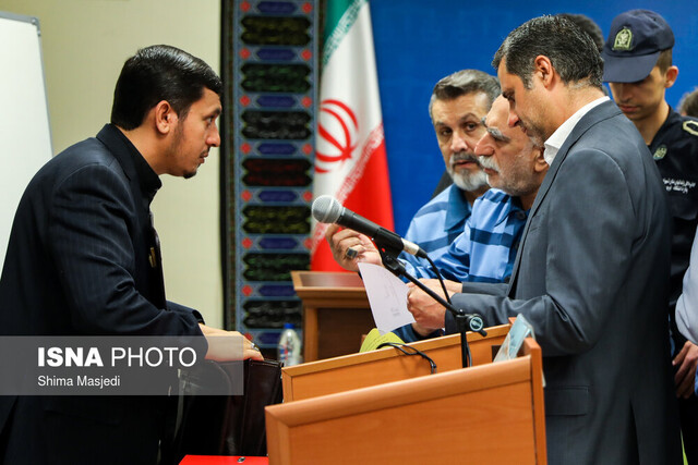 نماینده دادستان: علی دیواندری با اکبر طبری ارتباط سری داشته است