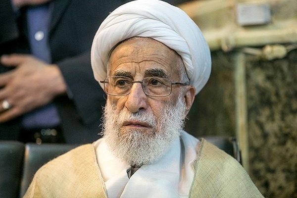 آیتالله جنتی: رئیسجمهور حرفی نزند که دشمنان سوء استفاده کنند آیتالله جنتی: رئیسجمهور حرفی نزند که دشمنان سوء استفاده کنند