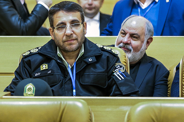 ساماندهی ویترین فروشگاه های پوشاک در تهران ساماندهی ویترین فروشگاه های پوشاک در تهران