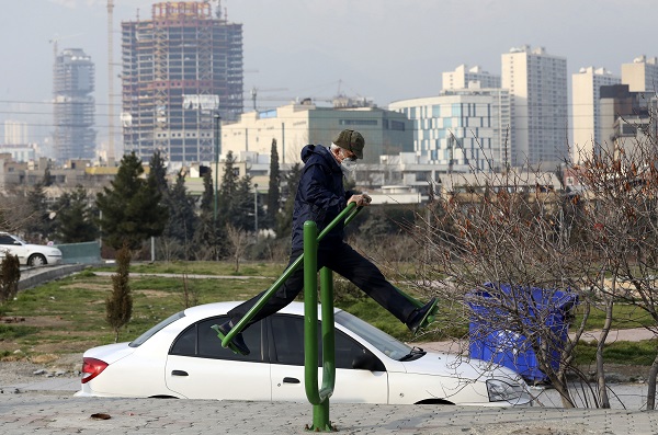 تجمع ممنوع، سفرها محدود و مدارس تعطیل (+عکس)/با وجود تلاش مقامات جهان: کرونا همچنان شیوع مییابد تهران کرونا