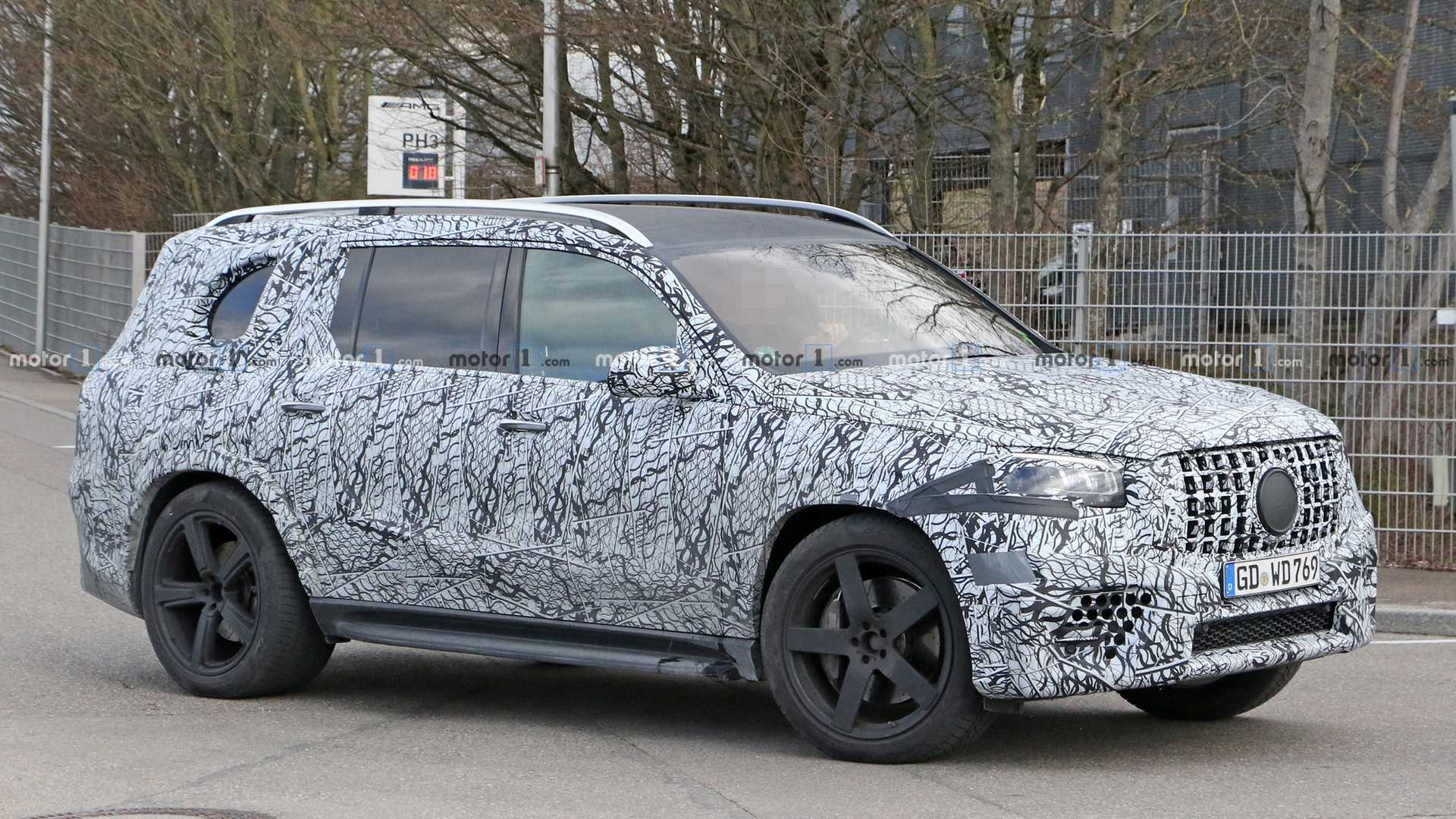 دومین SUV میباخ آماده ورود به بازار دومین SUV میباخ آماده ورود به بازار