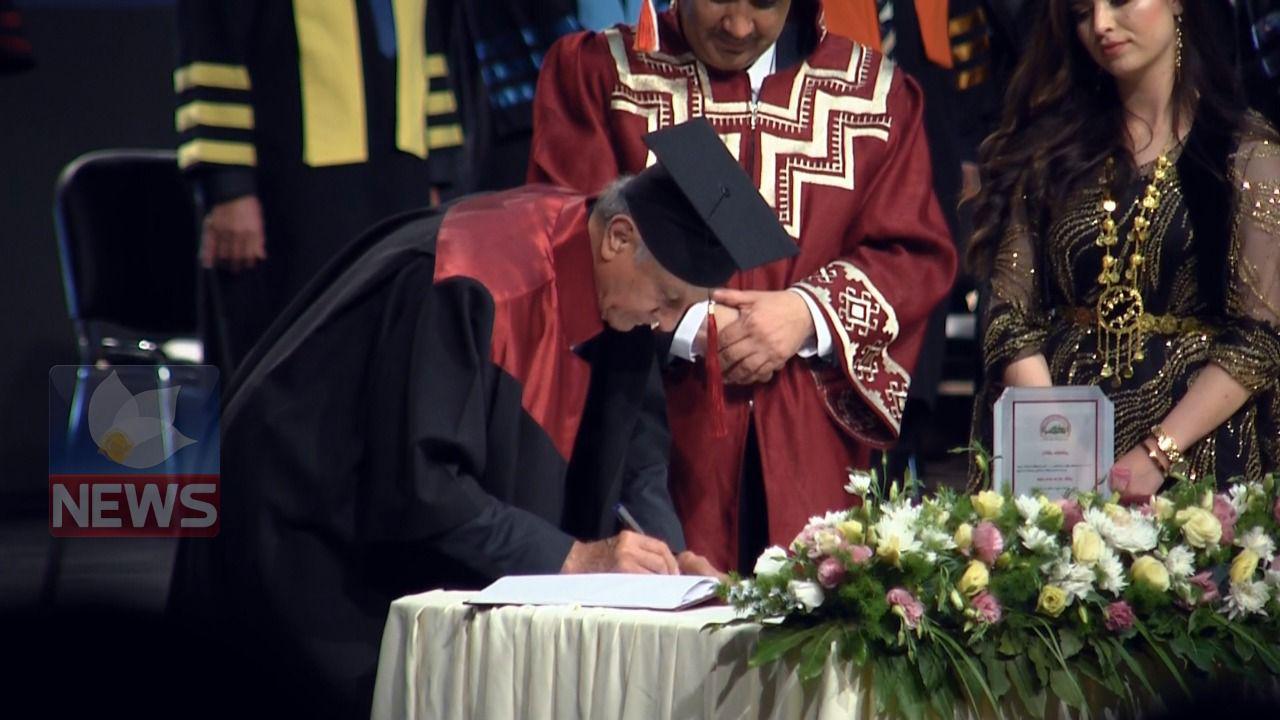 اعطای دکترای افتخاری دانشگاه سلیمانیه به مظهر خالقی اعطای دکترای افتخاری دانشگاه سلیمانیه به مظهر خالقی