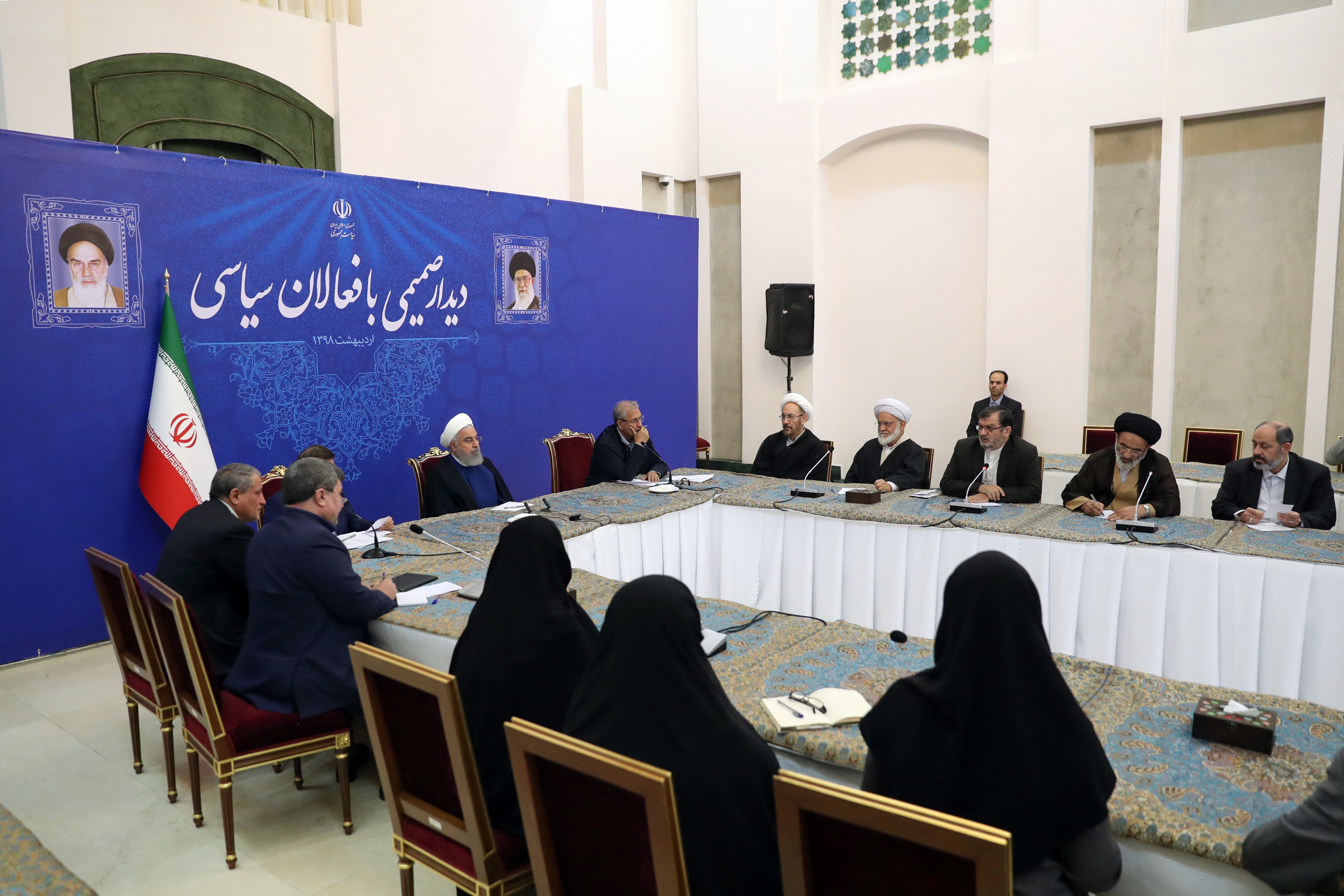 جلایی‌پور: روحانی در مراسم افطاری گفت که اوباما 19 بار از من تقاضای ملاقات کرد ولی دولت اختیار پاسخش را نداشت