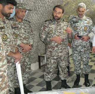 بازدید امیر اسماعیلی از سایت موشکی خارک بازدید امیر اسماعیلی از سایت موشکی خارک