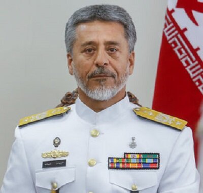 دریادار سیاری: پیشرفت نیروهای مسلح مرهون توانمندیهای داخلی دریادار سیاری: پیشرفت نیروهای مسلح مرهون توانمندیهای داخلی