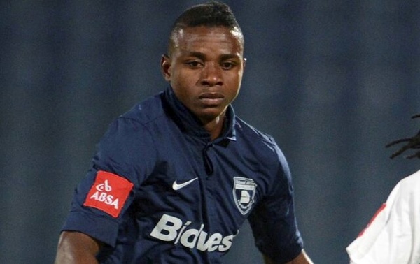 مرگ یک فوتبالیست در جریان بازی مرگ یک فوتبالیست در جریان بازی