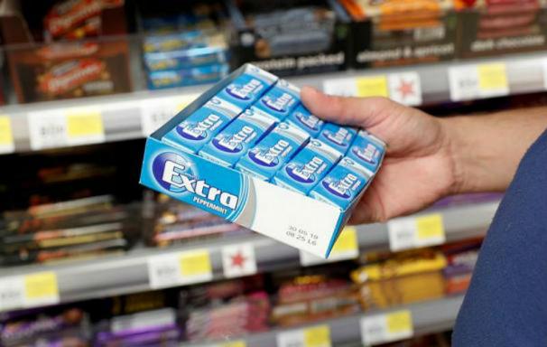 ممنوعیت‌های عجیب کشورها برای واردات کالای همراه مسافر