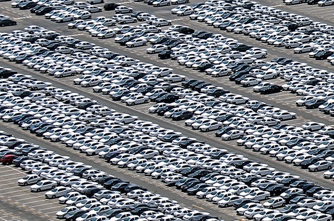 وزارت صمت: احتكاري نداريم ، خودروها پس از تكميل تحويل مشتريان مي شود وزارت صمت: احتكاري نداريم ، خودروها پس از تكميل تحويل مشتريان مي شود