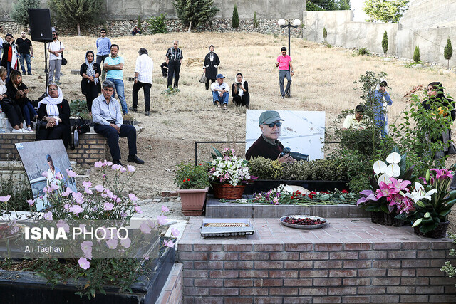 کیارستمی تنها سخنران مراسم سالگرد خودش بود! کیارستمی تنها سخنران مراسم سالگرد خودش بود!