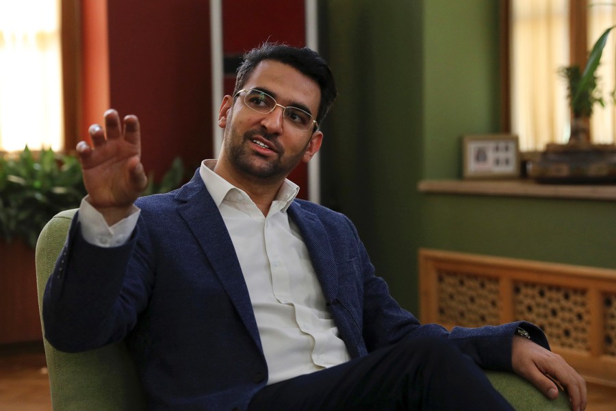 آذری جهرمی: دسترسی ایرانیها به  آذری جهرمی: دسترسی ایرانیها به