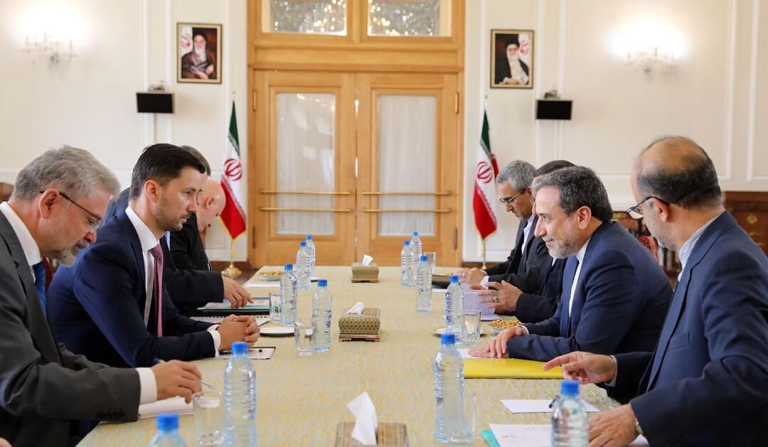 عراقچی: دلیلی برای اجرای تعهدات یکجانبه ایران در برجام باقی نمانده عراقچی: دلیلی برای اجرای تعهدات یکجانبه ایران در برجام باقی نمانده