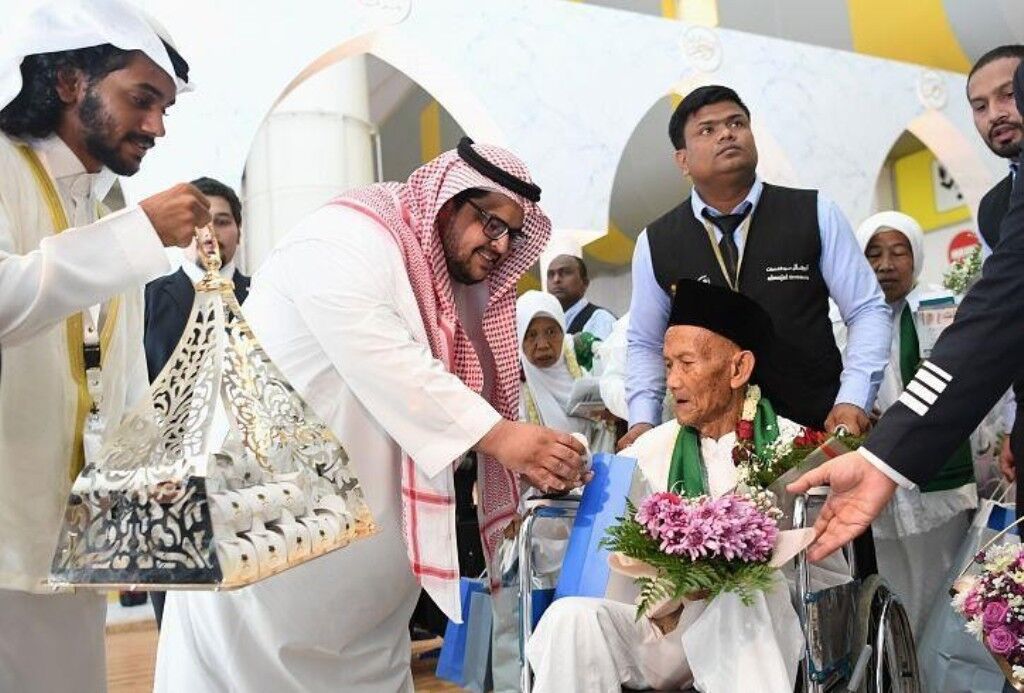 مسن ترین زائر حج وارد مکه شد مسن ترین زائر حج وارد مکه شد