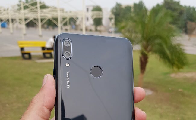 این یک گوشی جان سخت است این یک گوشی جان سخت است