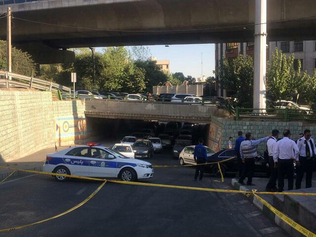 مهار به موقع داربست های در حالت ریزش ساختمانِ 9 طبقه (+عکس)