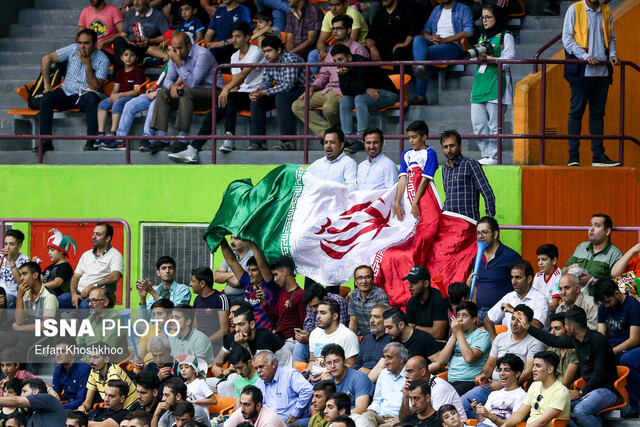 والیبال قهرمانی آسیا : از آبسردکنهای خراب / حضور تماشاگران چینی در 12 هزار نفری والیبال قهرمانی آسیا : از آبسردکنهای خراب / حضور تماشاگران چینی در 12 هزار نفری