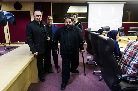 پای رضا صادقی جراحی شد/ لغو کنسرت تهران پای رضا صادقی جراحی شد/ لغو کنسرت تهران