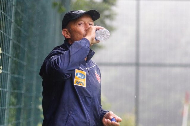 غیبت سرمربی پرسپولیس در نشست