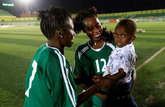 آغاز کار اولین لیگ فوتبال زنان در سودان (+عکس)